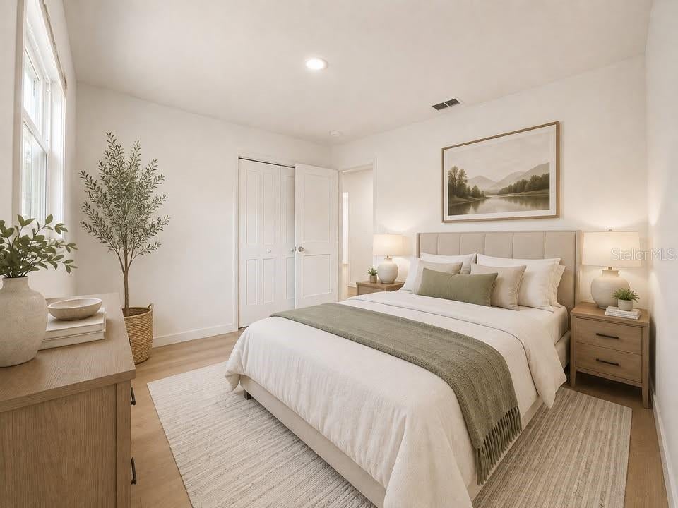 1834 New Hampshire Ave, Saint Petersburg, FL 33703 photo