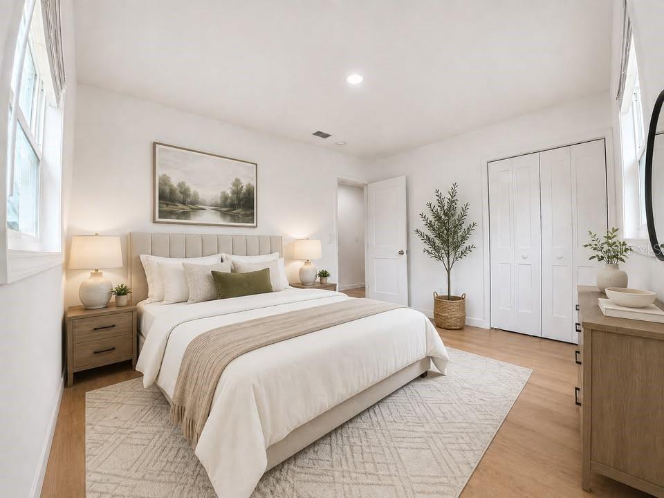 1834 New Hampshire Ave, Saint Petersburg, FL 33703 photo
