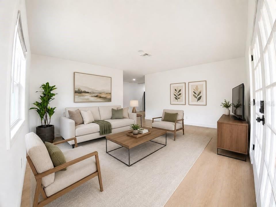 1834 New Hampshire Ave, Saint Petersburg, FL 33703 photo