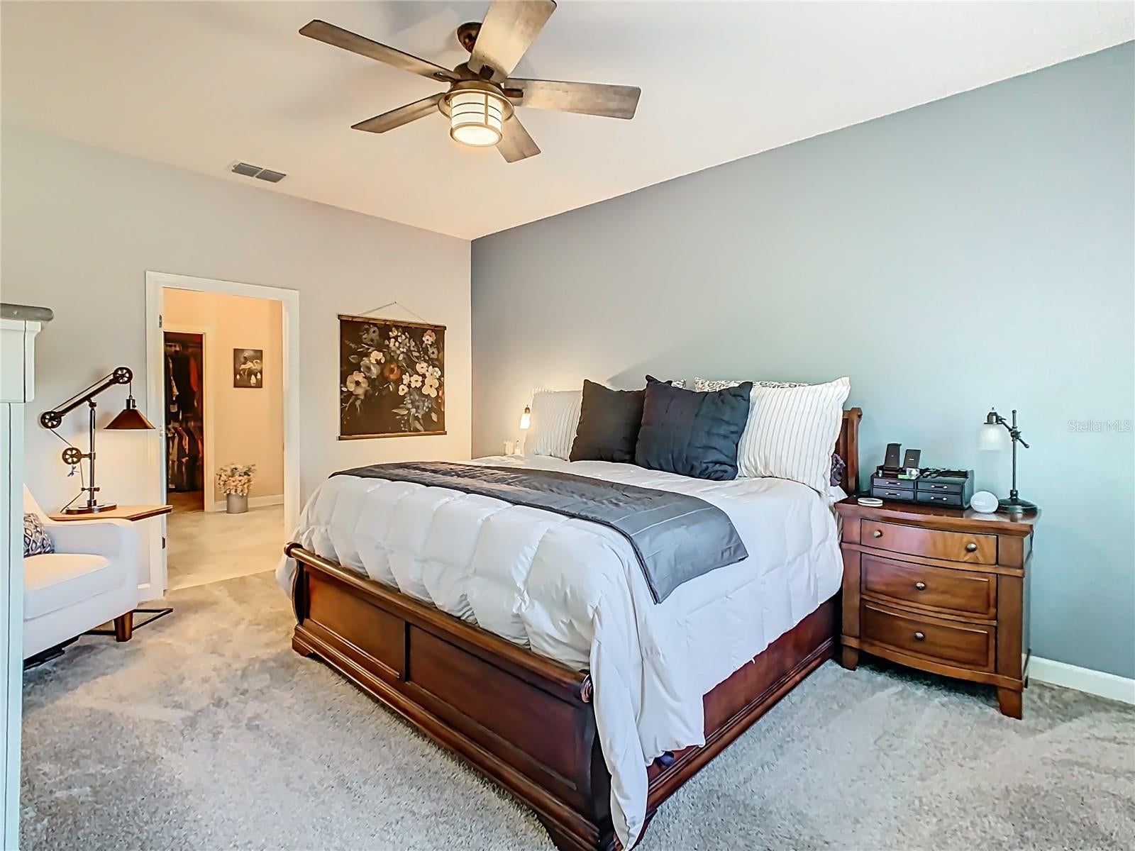 1055 Oak Bluff Dr, Davenport, FL 33837 photo