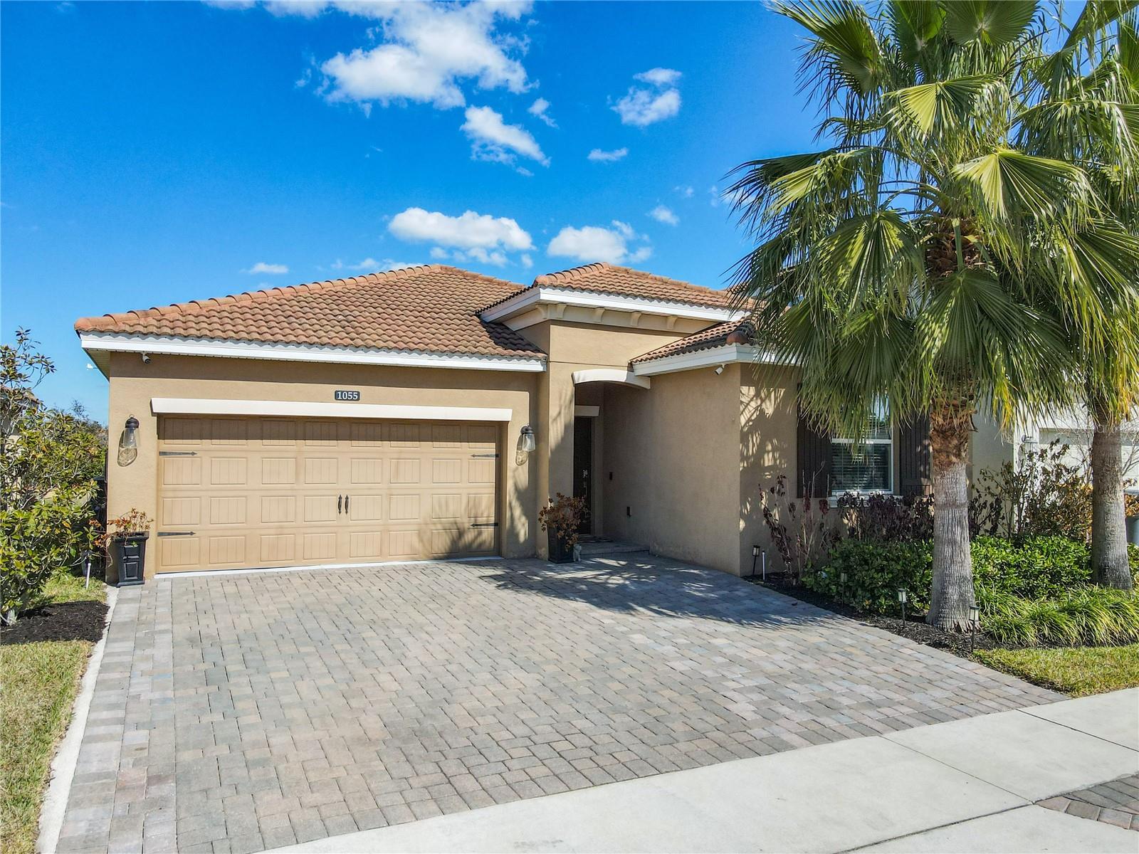 1055 Oak Bluff Dr, Davenport, FL 33837