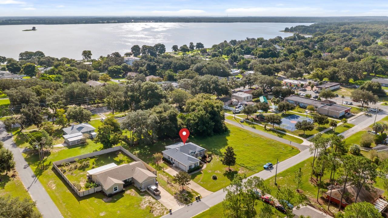 202 N Dixie Dr, Howey In The Hills, FL 34737 photo