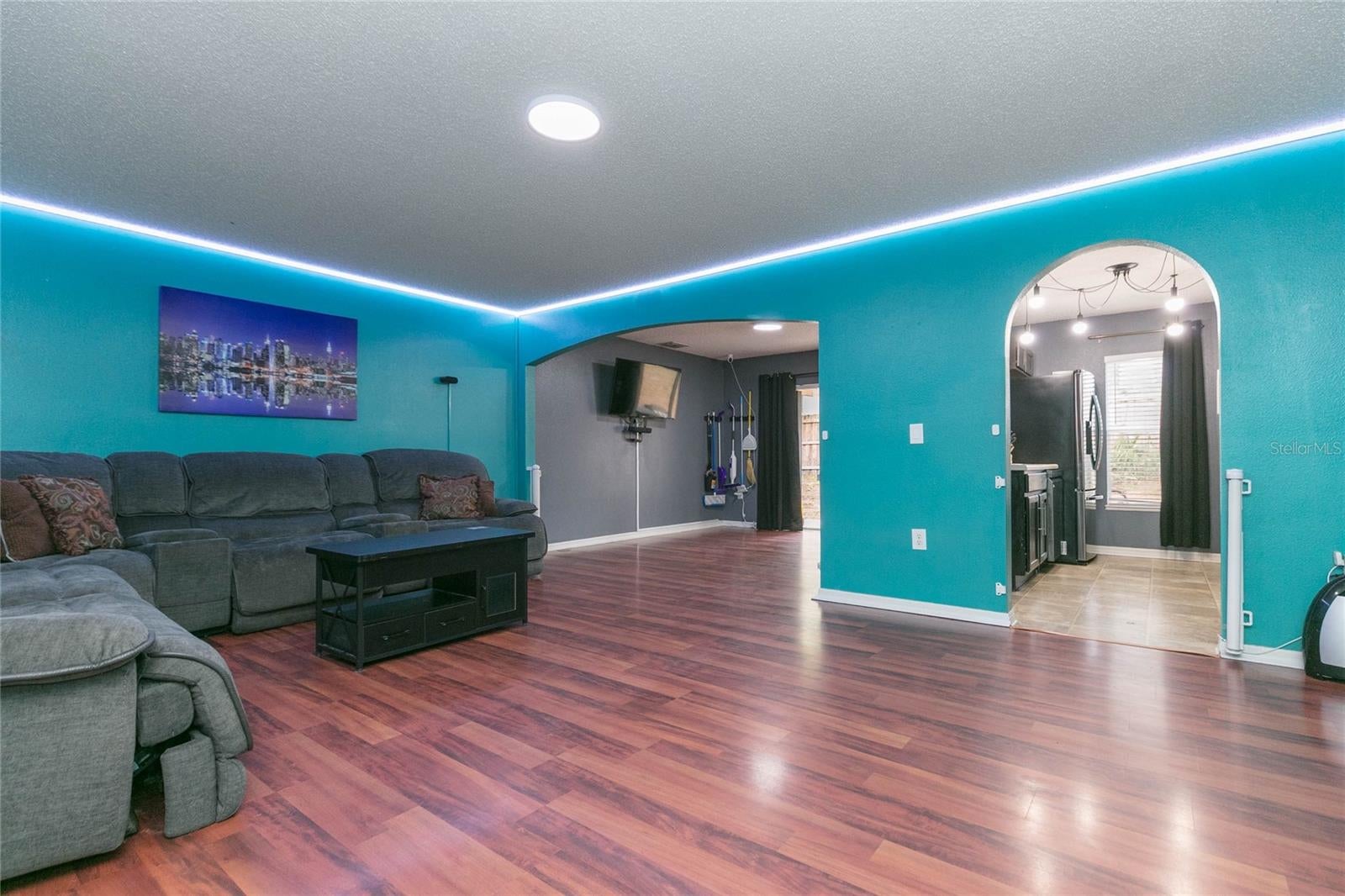 9922 Ashburn Lake Dr, Tampa, FL 33610 photo