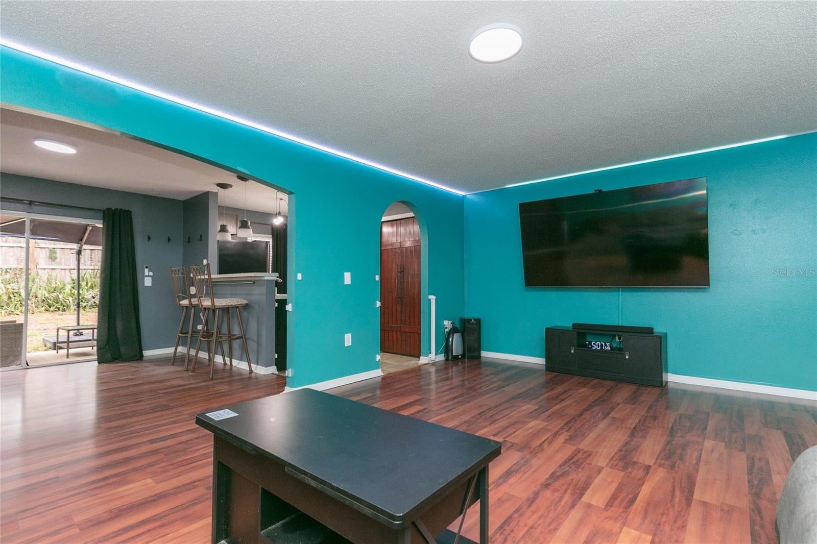 9922 Ashburn Lake Dr, Tampa, FL 33610 photo