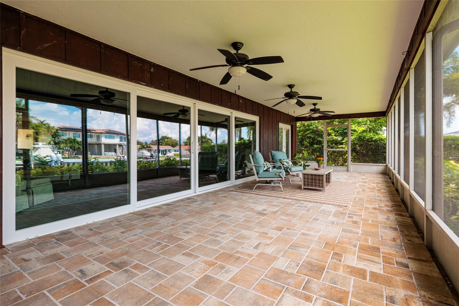 165 97 Ave, Saint Petersburg, FL 33702 photo