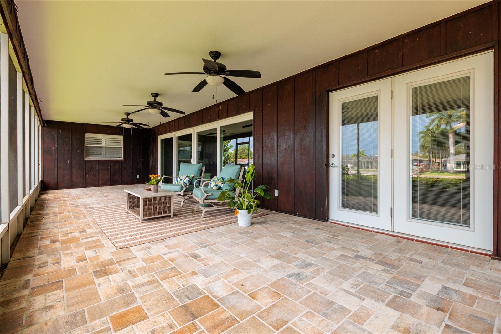 165 97 Ave, Saint Petersburg, FL 33702 photo