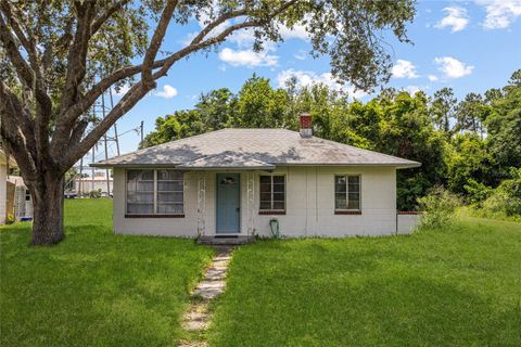 Single Family Residence in HOWEY IN THE HILLS FL 105 N FLORIDA AVENUE.jpg