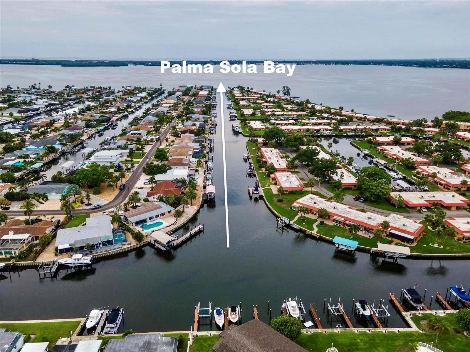 4223 Royal Palm Dr, Bradenton, FL 34210 photo