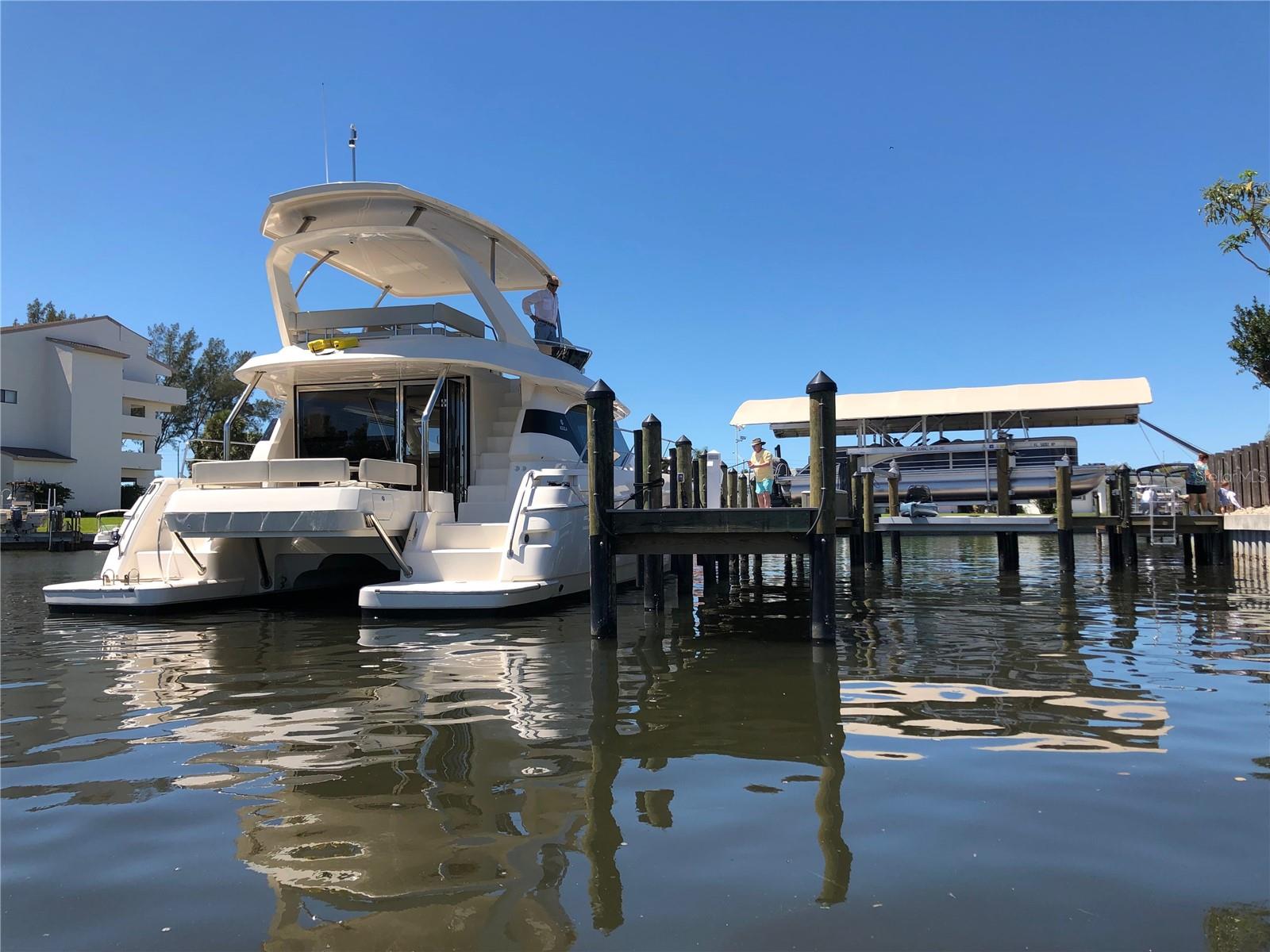 4223 Royal Palm Dr, Bradenton, FL 34210
