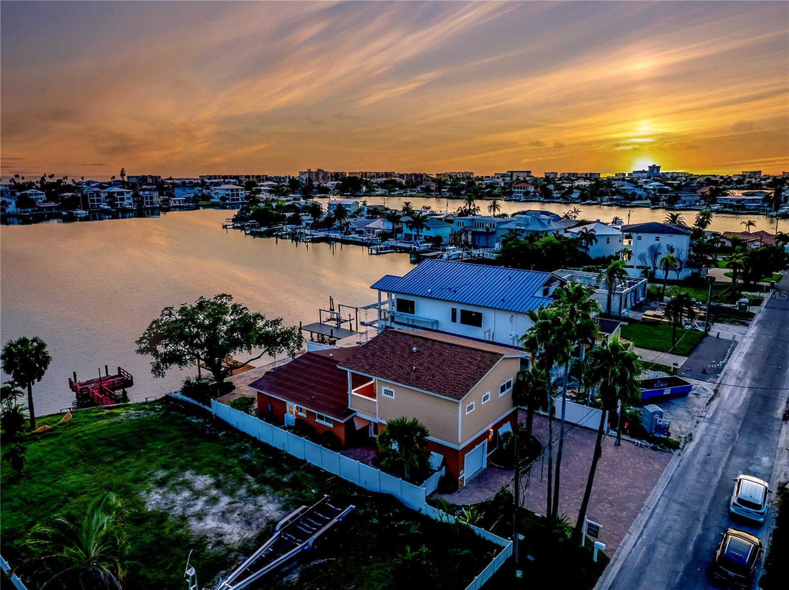 16102 4 St, Redington Beach, FL 33708 photo