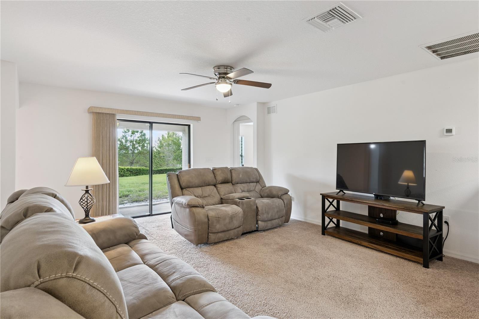 916 Aspen View Cir, Groveland, FL 34736 photo