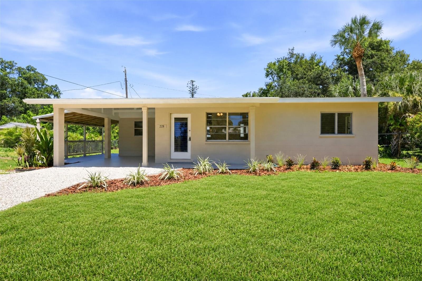 228 Stanford Rd, Venice, FL 34293