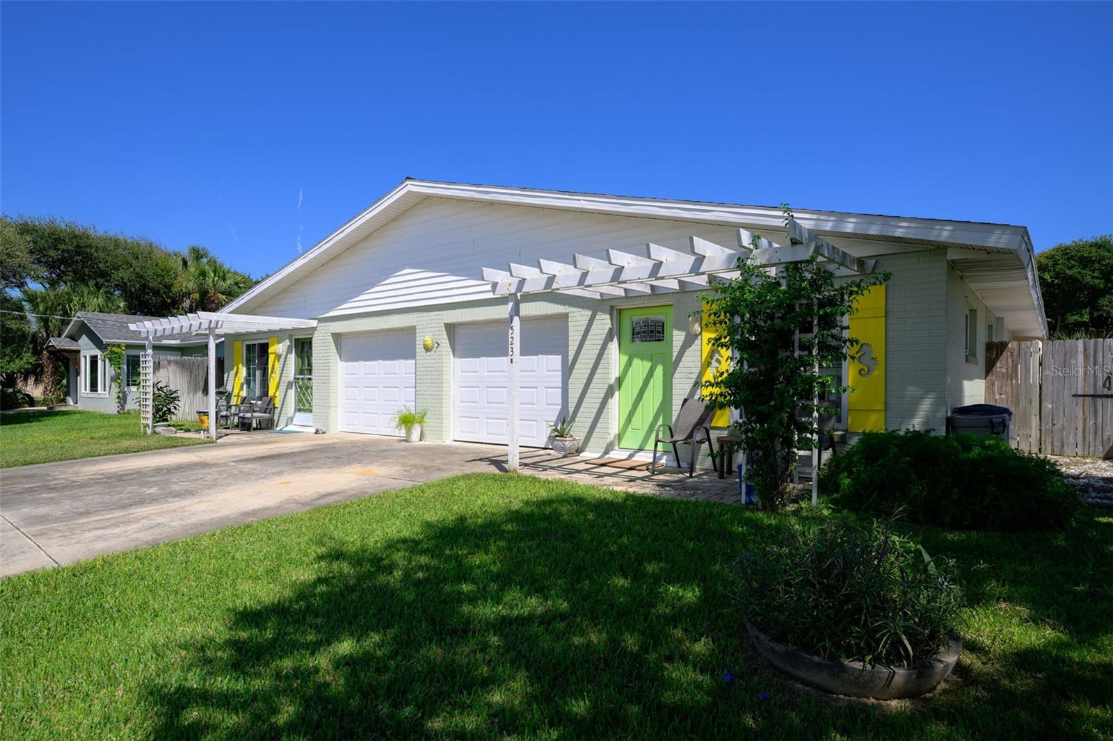 1523 S Daytona Ave, Flagler Beach, FL 32136 photo