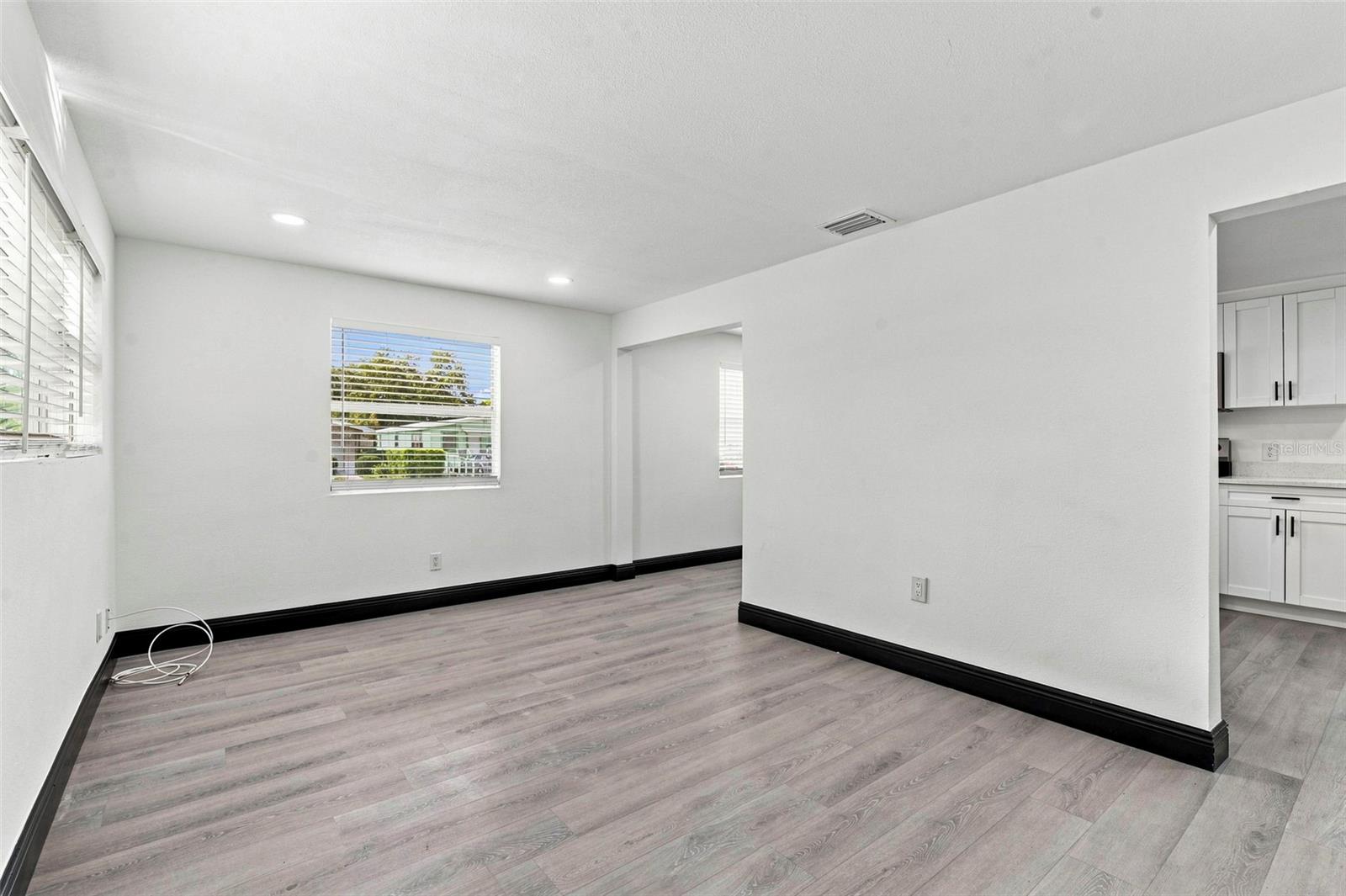 3611 3 Ave, Saint Petersburg, FL 33711 photo
