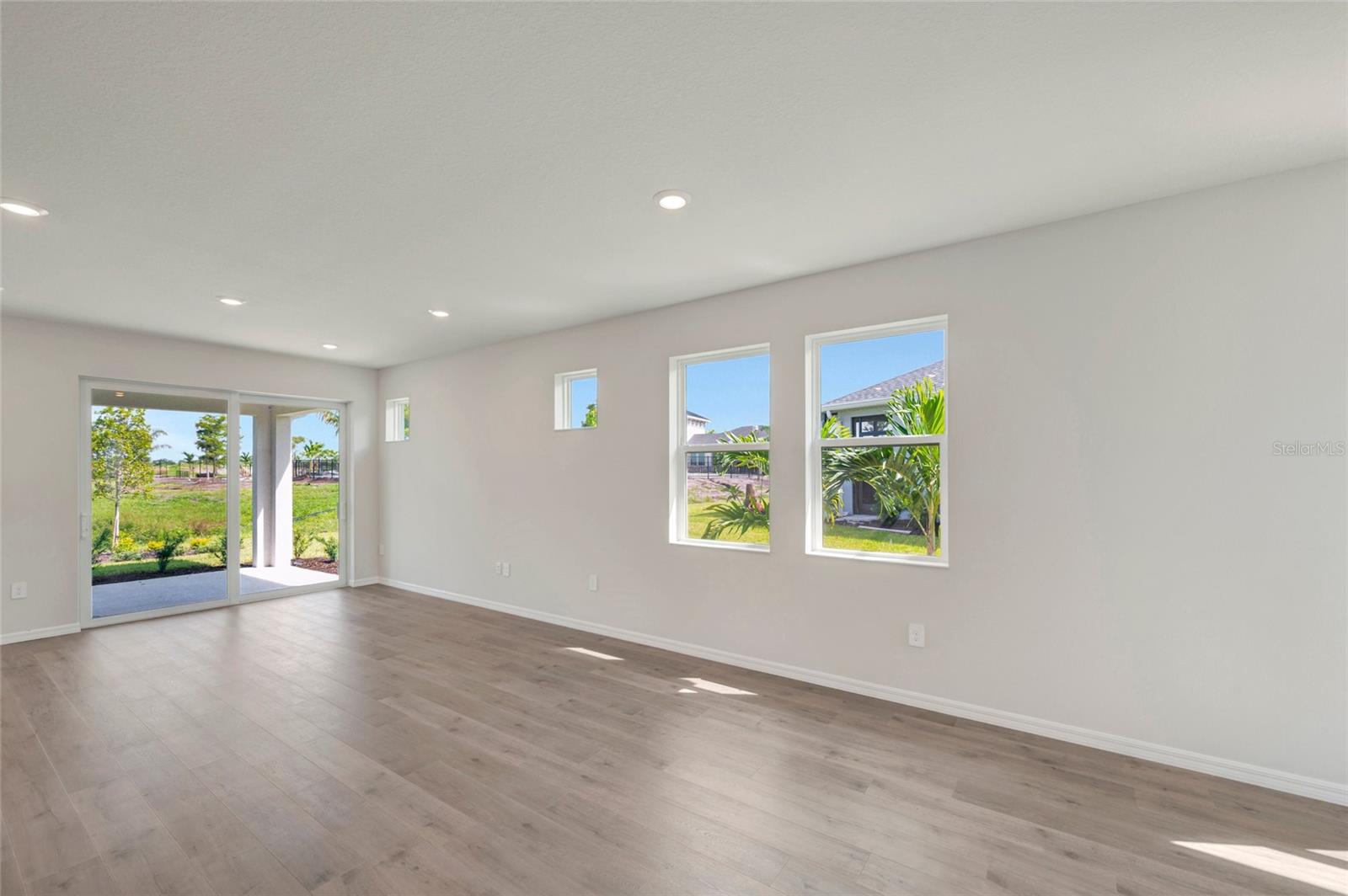 2820 Marrakesh Ln, Sarasota, FL 34234 photo