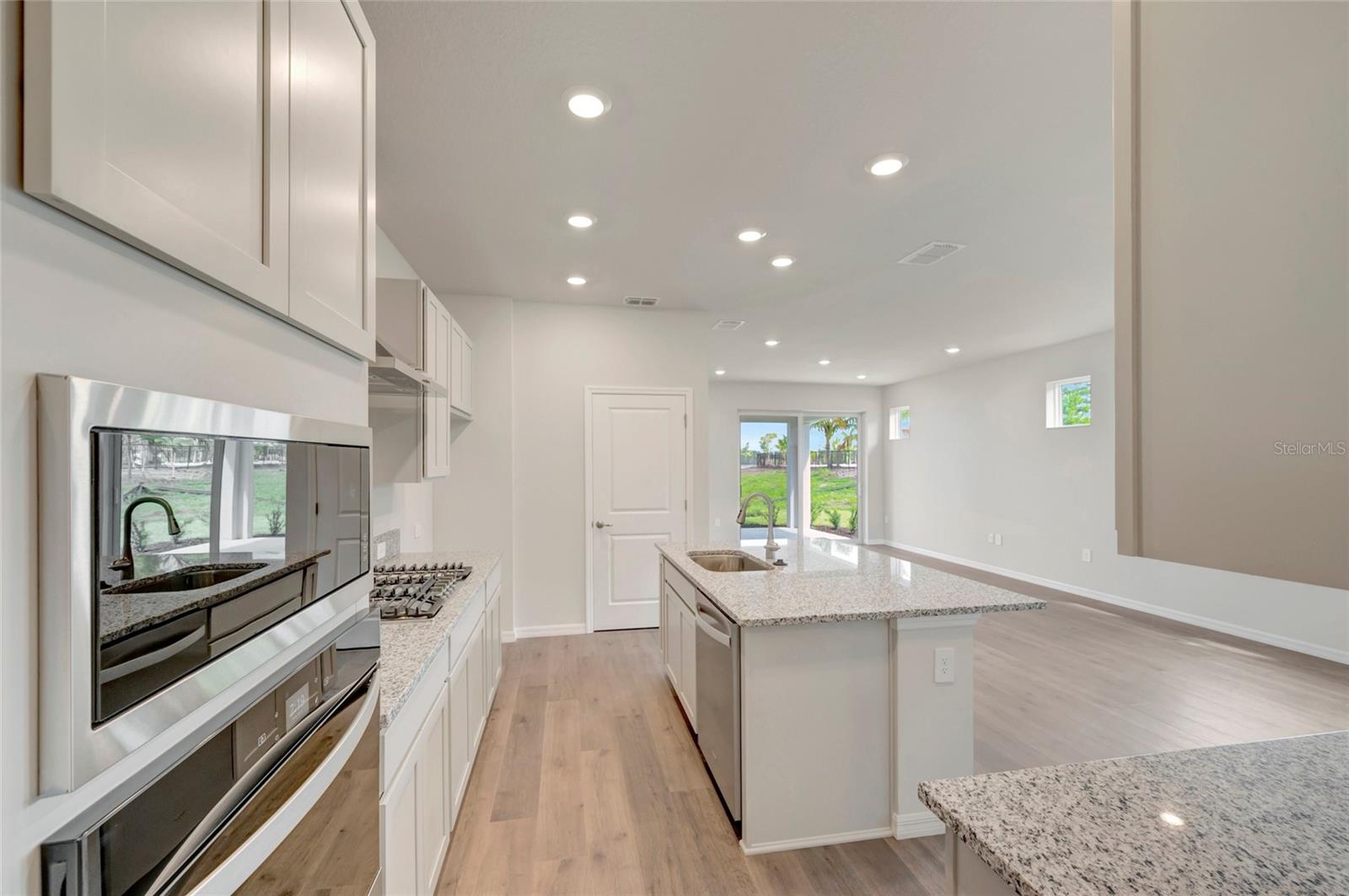2820 Marrakesh Ln, Sarasota, FL 34234 photo