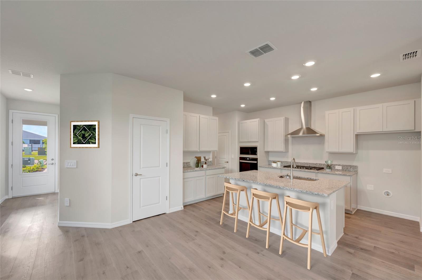 2820 Marrakesh Ln, Sarasota, FL 34234 photo