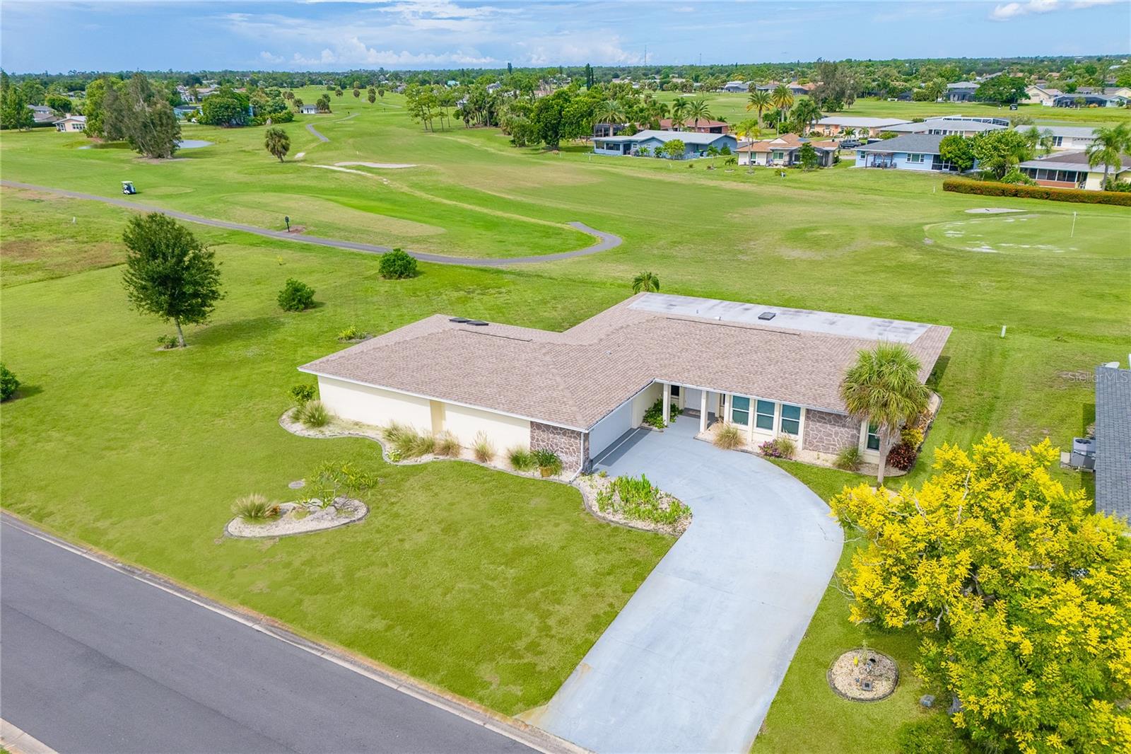 114 Caddy Rd, Rotonda West, FL 33947 photo