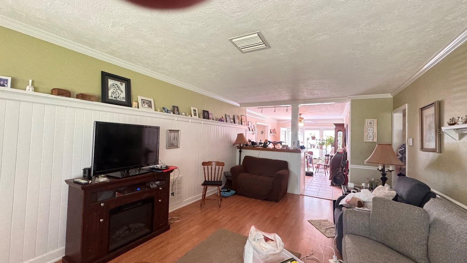 559 Villagrande Ave, Saint Petersburg, FL 33707 photo