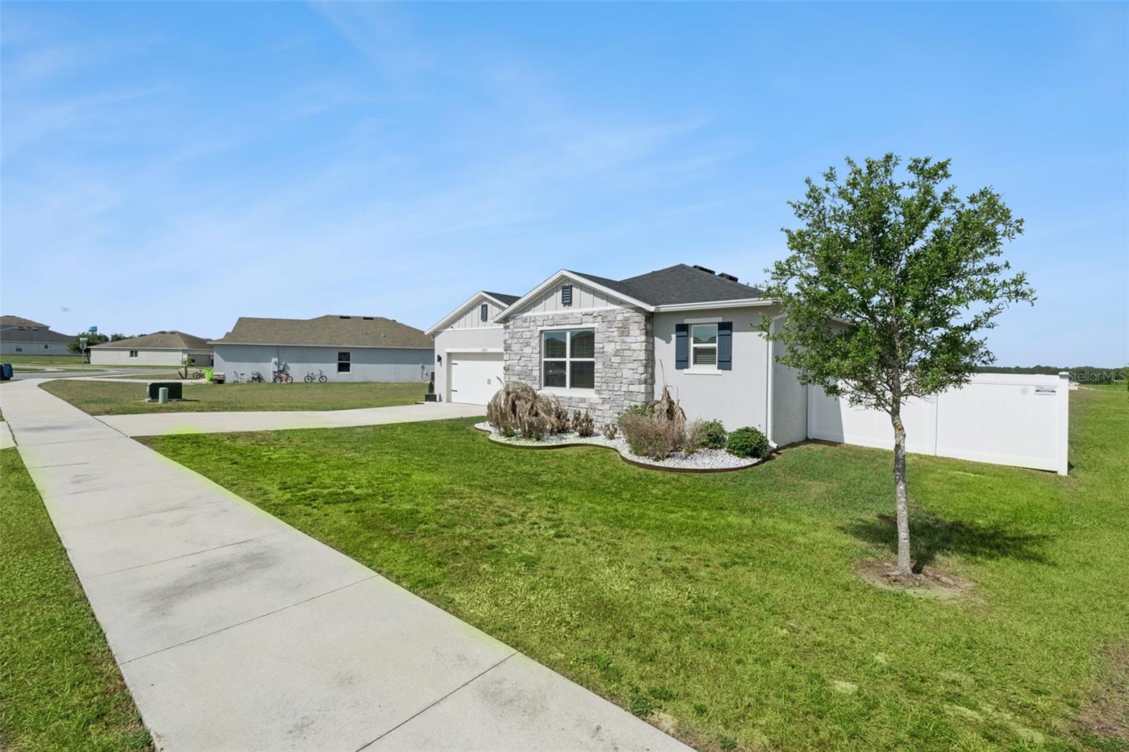 2429 Begonia St, Mascotte, FL 34753 photo