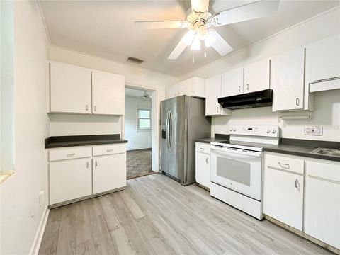Single Family Residence in GAINESVILLE FL 431 NW 28TH AVENUE 4.jpg