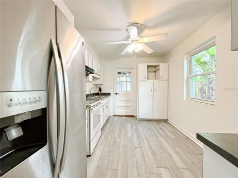 Single Family Residence in GAINESVILLE FL 431 NW 28TH AVENUE 5.jpg