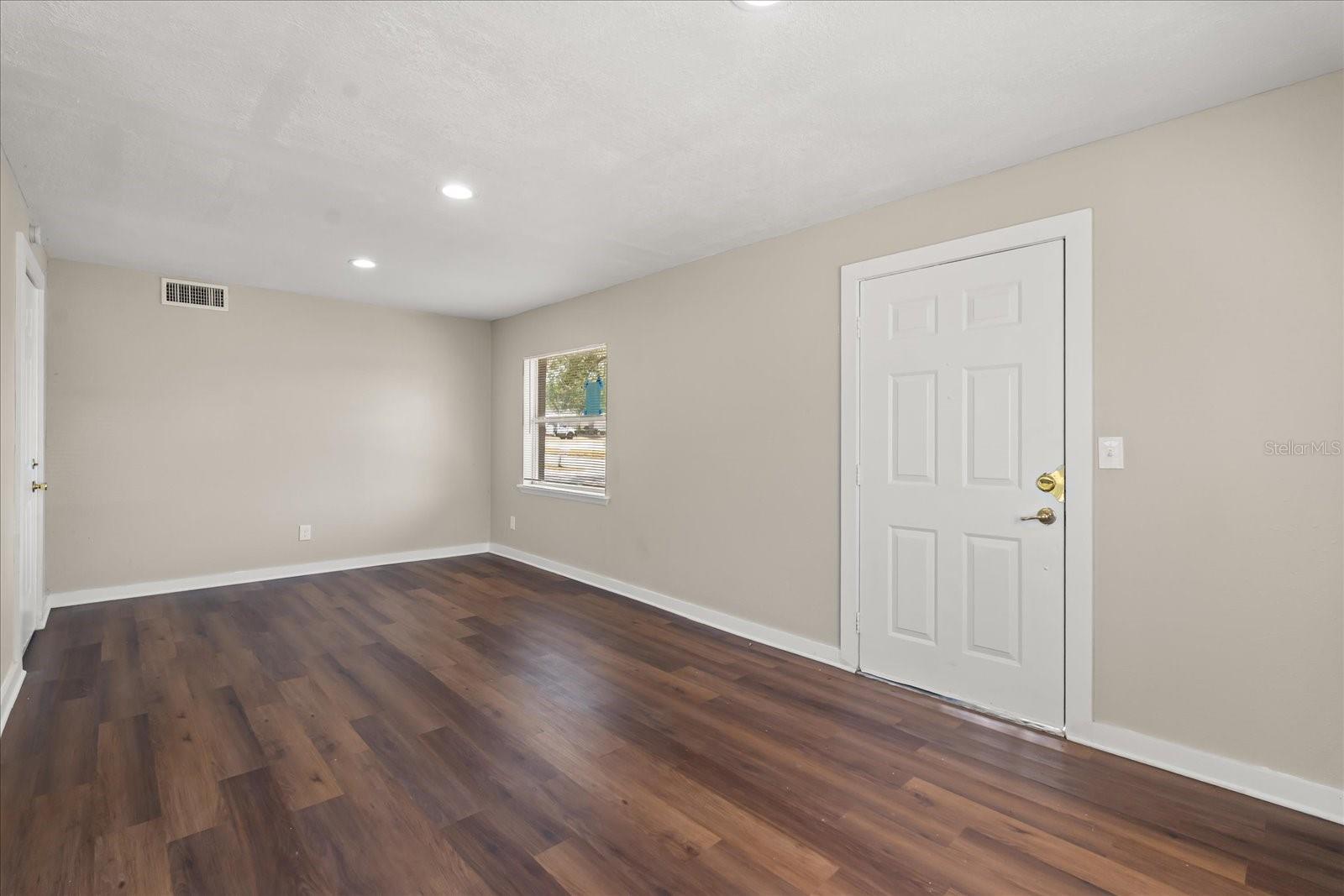 Single Family Residence in CLERMONT FL 540 E HIGHLAND AVENUE 5.jpg