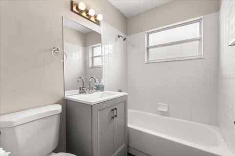 Single Family Residence in CLERMONT FL 540 E HIGHLAND AVENUE 17.jpg