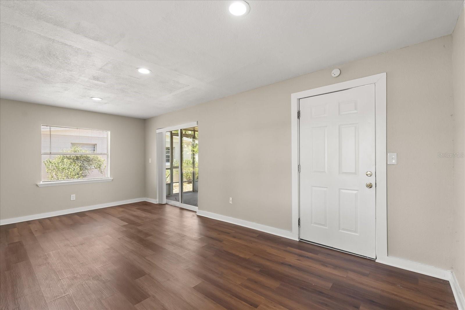 Single Family Residence in CLERMONT FL 540 E HIGHLAND AVENUE 8.jpg