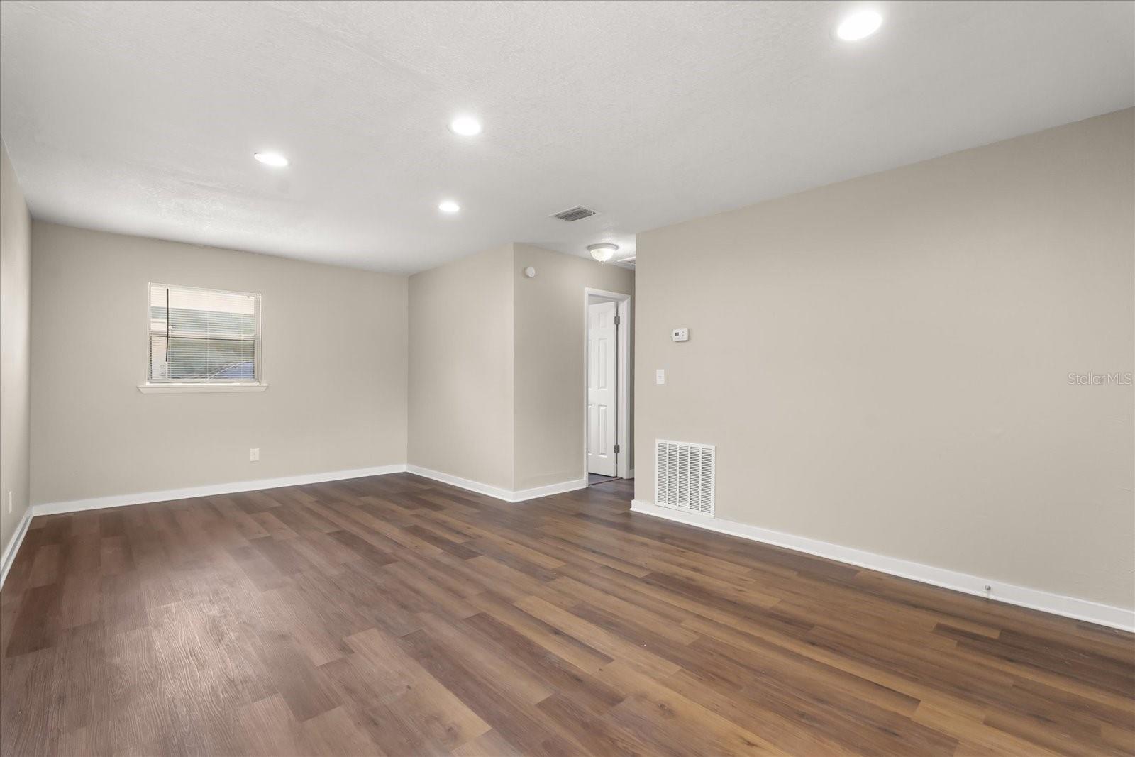 Single Family Residence in CLERMONT FL 540 E HIGHLAND AVENUE 9.jpg