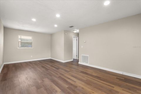 Single Family Residence in CLERMONT FL 540 E HIGHLAND AVENUE 9.jpg