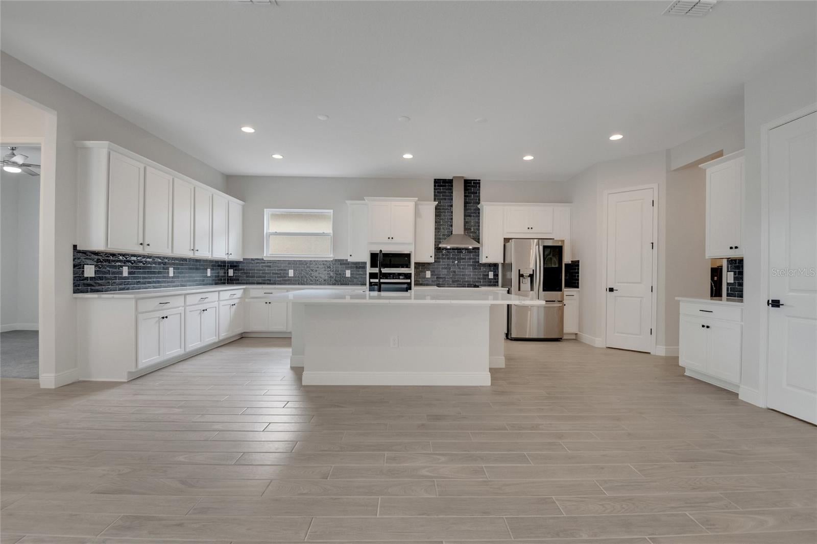 19062 Blueleaf St, Orlando, FL 32827 photo