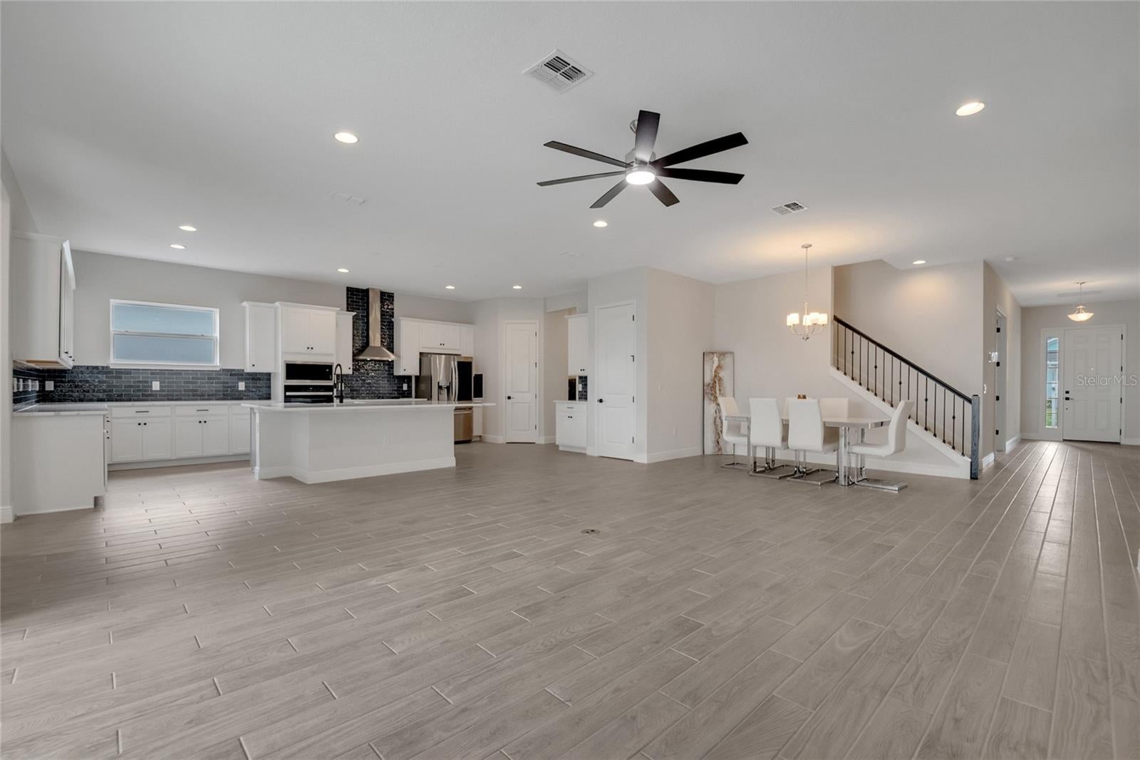 19062 Blueleaf St, Orlando, FL 32827 photo