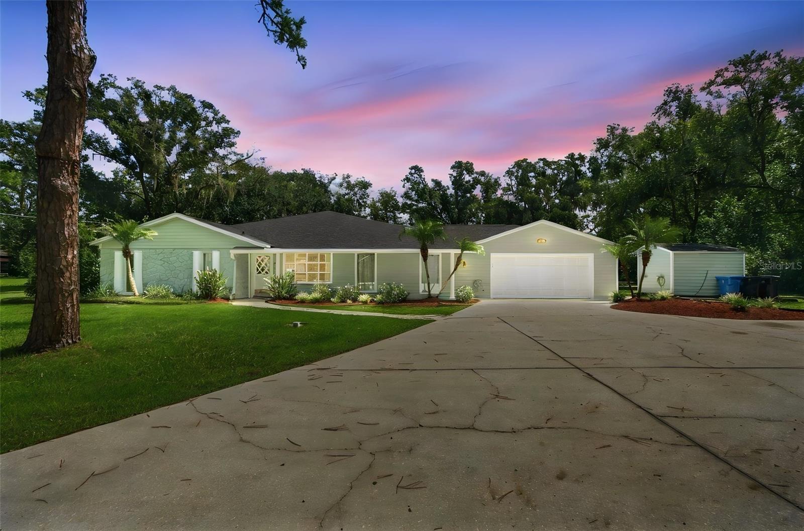 19531 Deer Lake Rd, Lutz, FL 33548