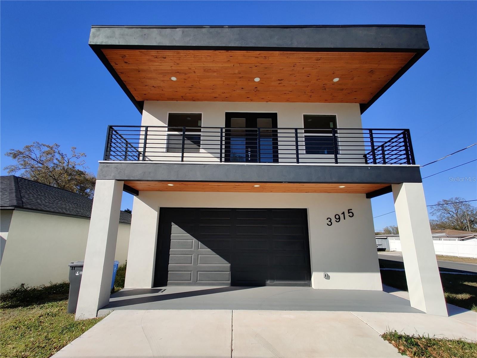3915 W Robson St, Tampa, FL 33614 photo