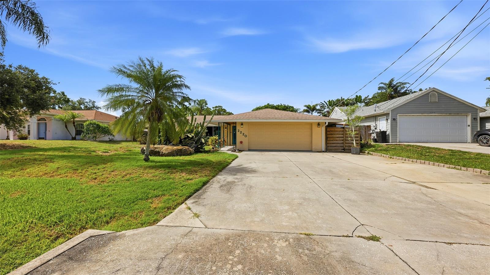 2220 Doud St, Sarasota, FL 34231 photo