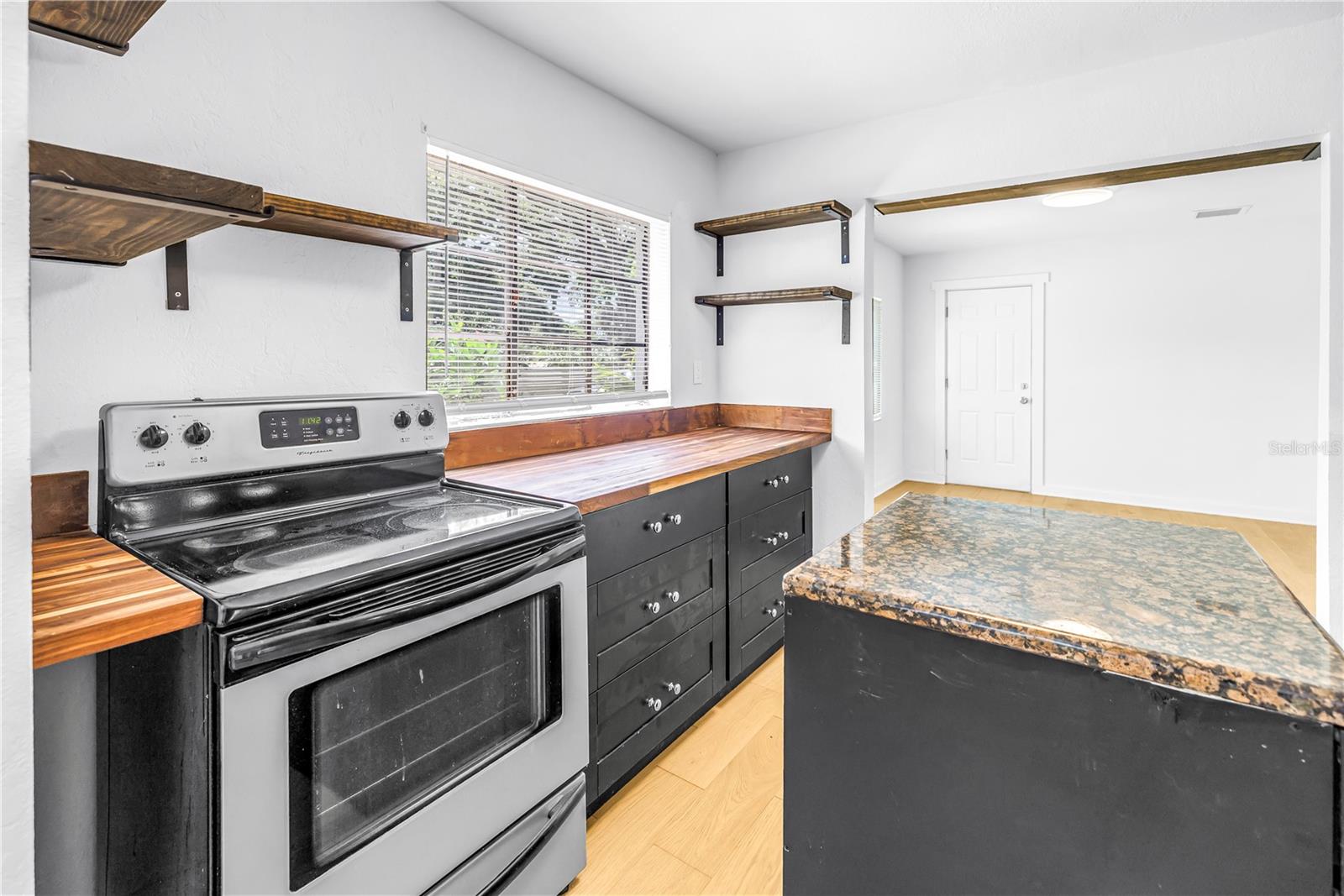 2000 27 Ave, Saint Petersburg, FL 33713 photo