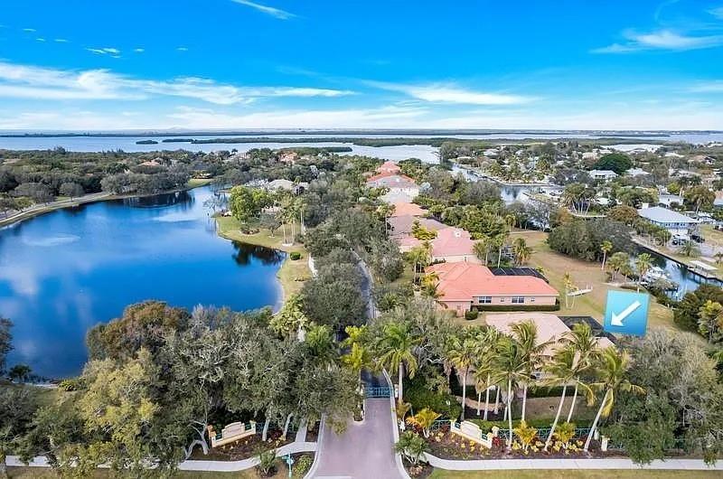 1704 Amberwynd Cir, Palmetto, FL 34221 photo