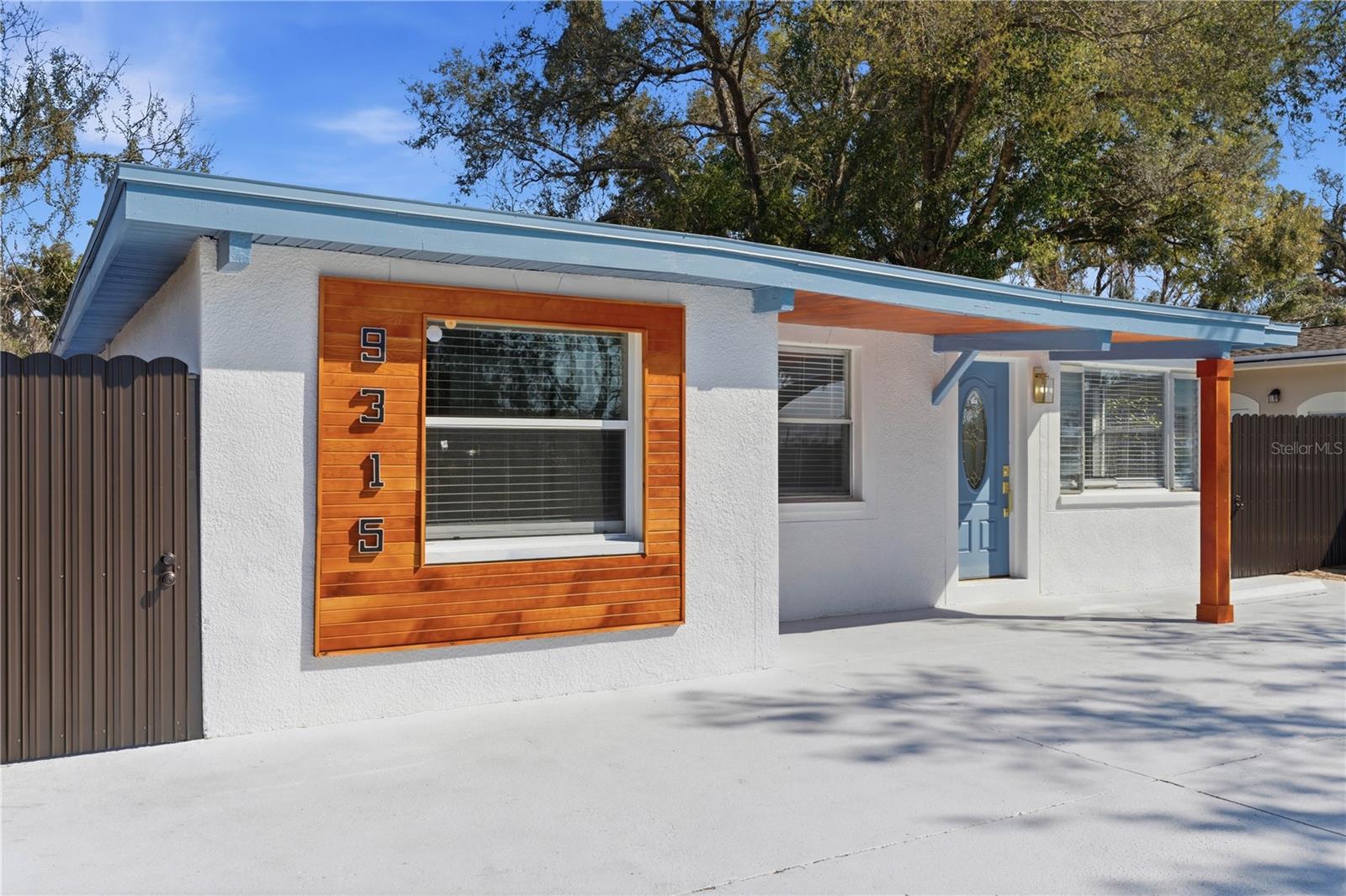9315 N 16 St, Tampa, FL 33612 photo