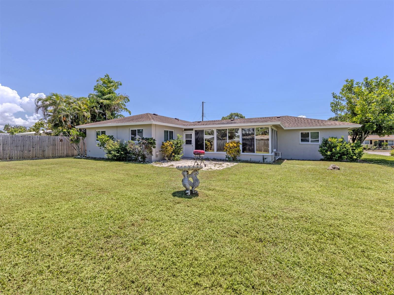 2161 Inner Cass Cir, Sarasota, FL 34231 photo