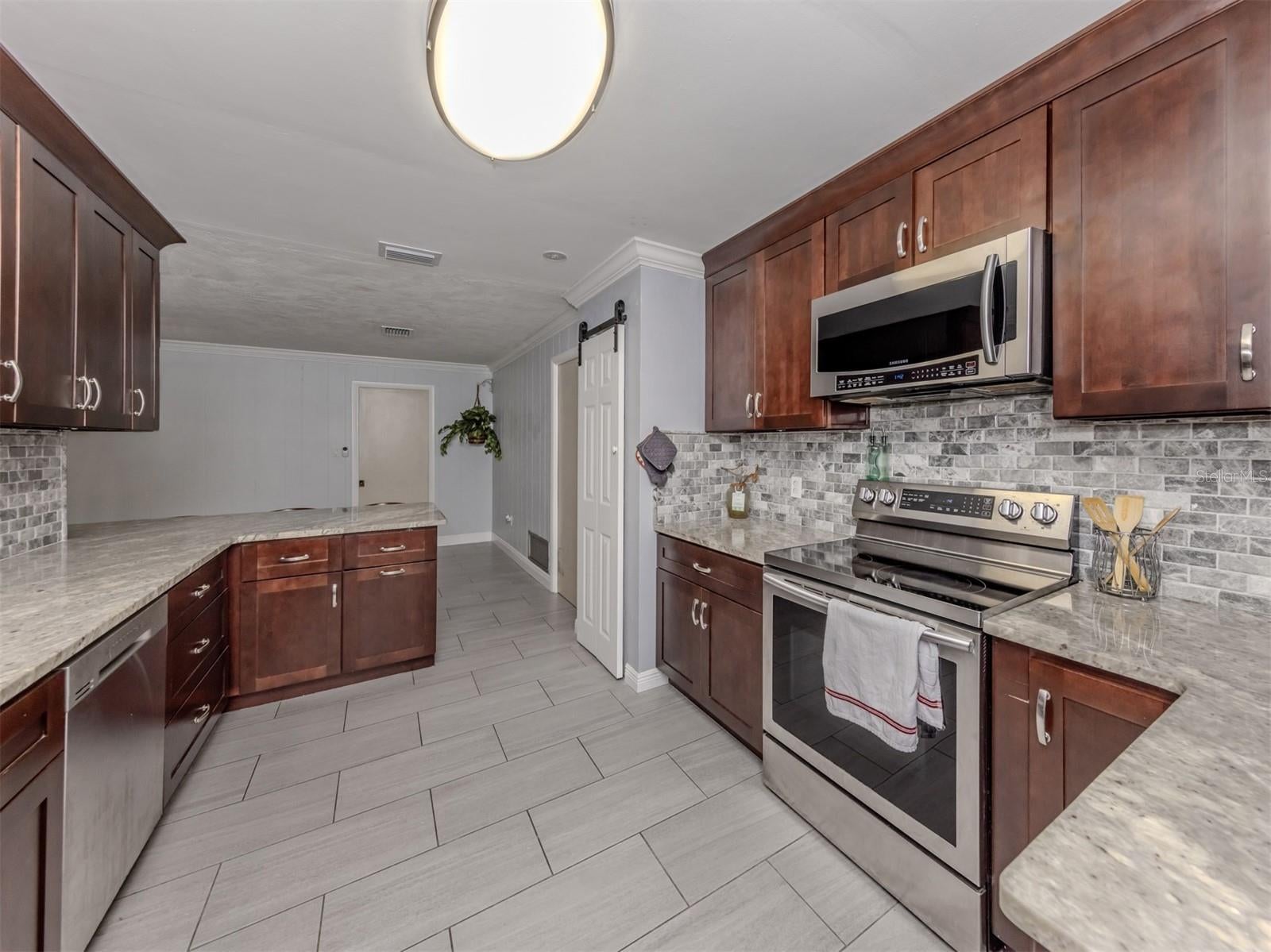 2161 Inner Cass Cir, Sarasota, FL 34231 photo