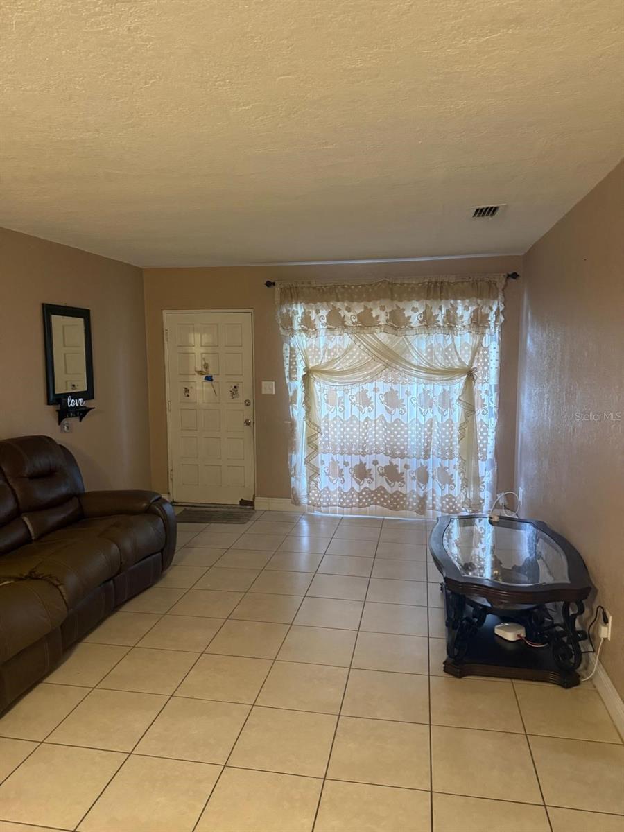 1827 Heather Ave, Tampa, FL 33612 photo
