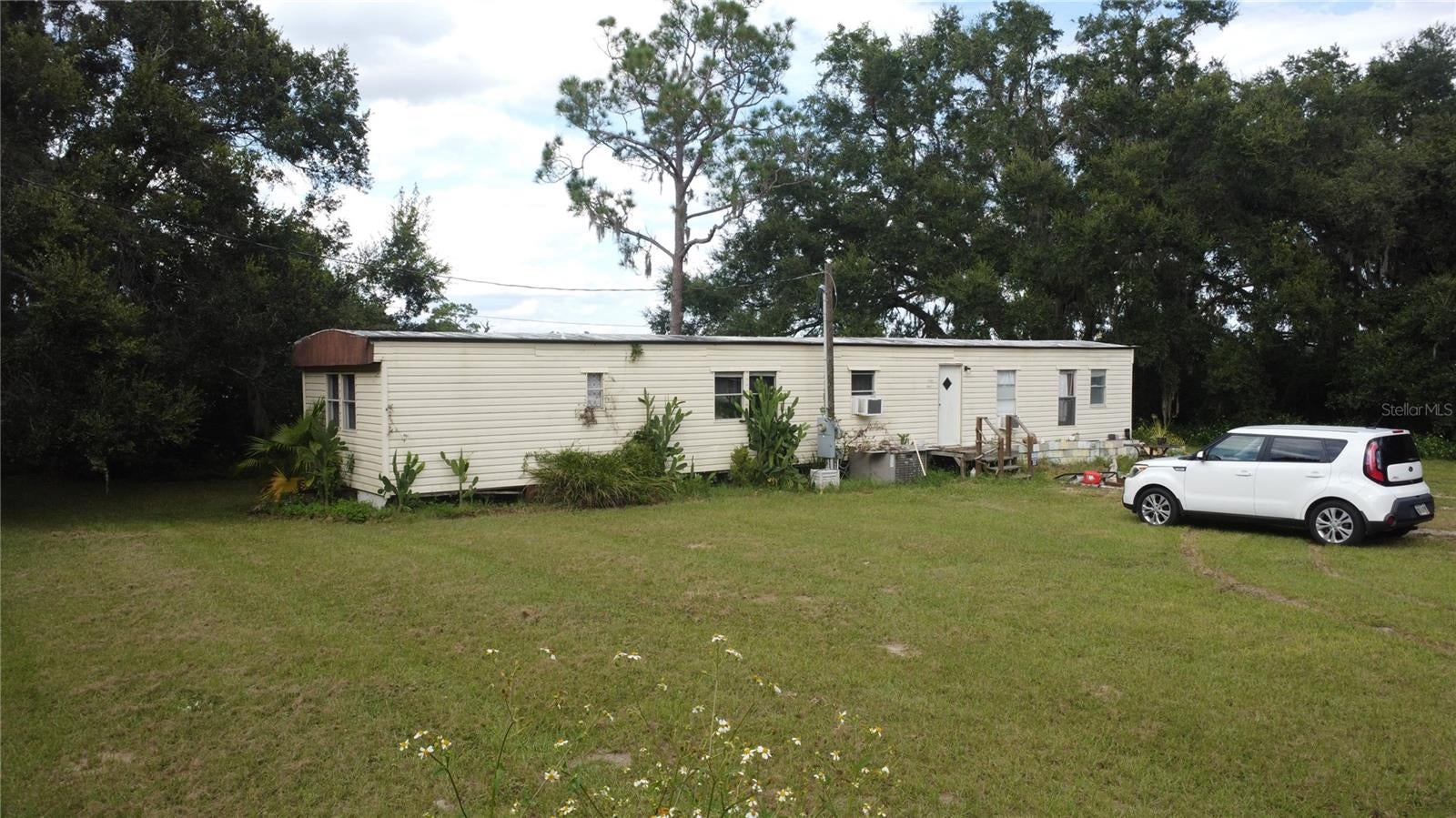 17281 SE 130, Weirsdale, FL 32195 photo