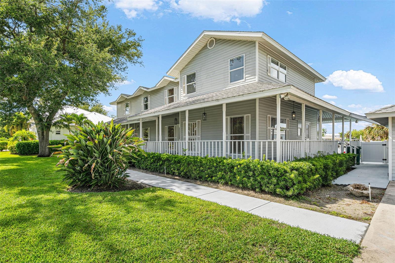 2002 8 St, Palmetto, FL 34221 photo