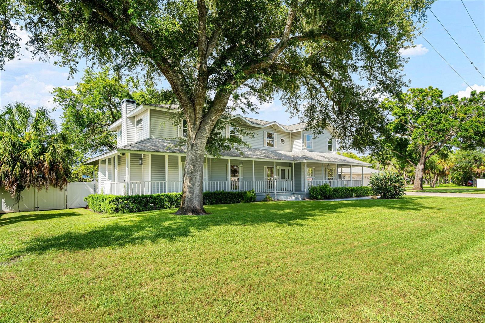 2002 8 St, Palmetto, FL 34221 photo