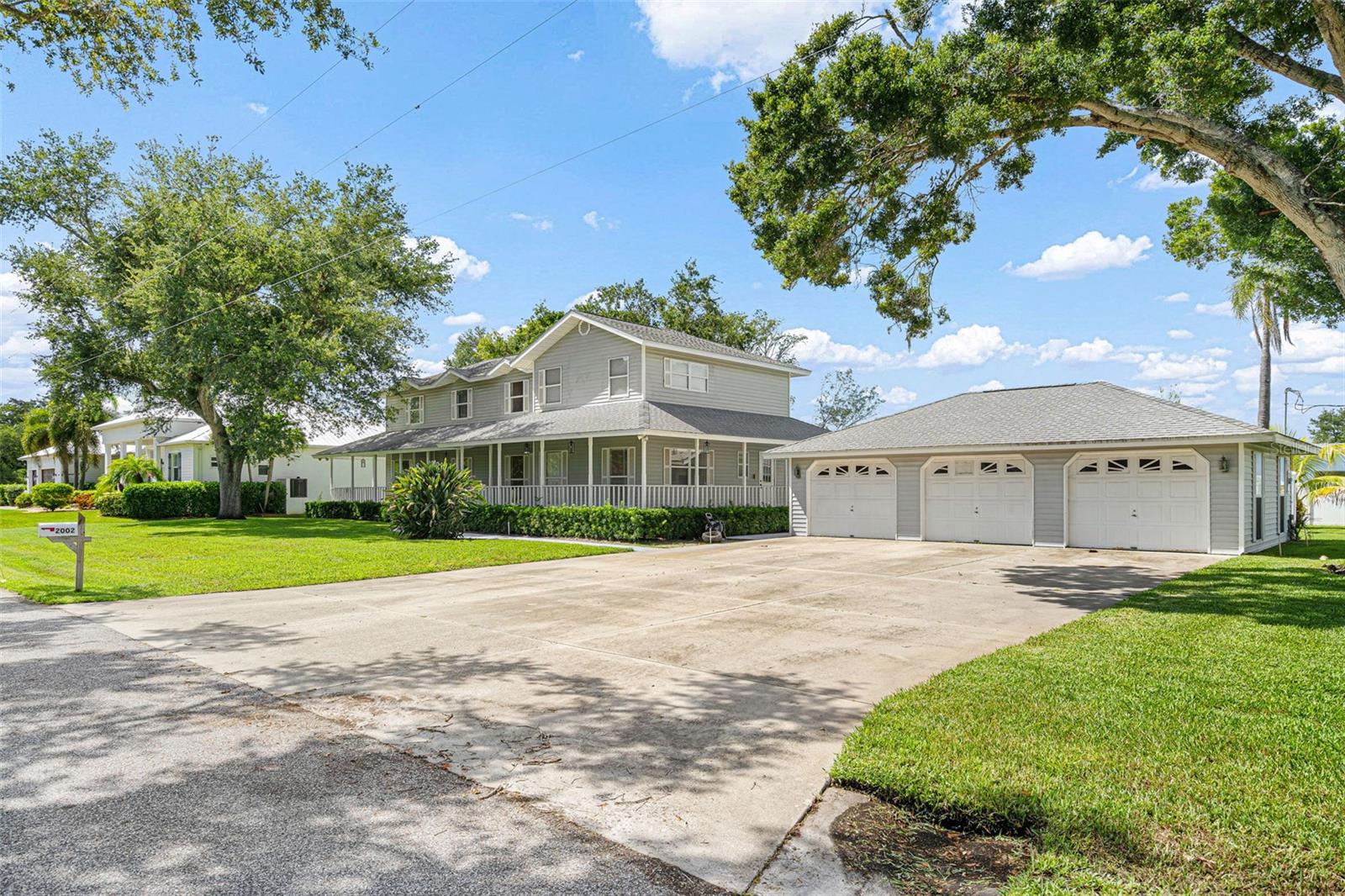 2002 8 St, Palmetto, FL 34221 photo