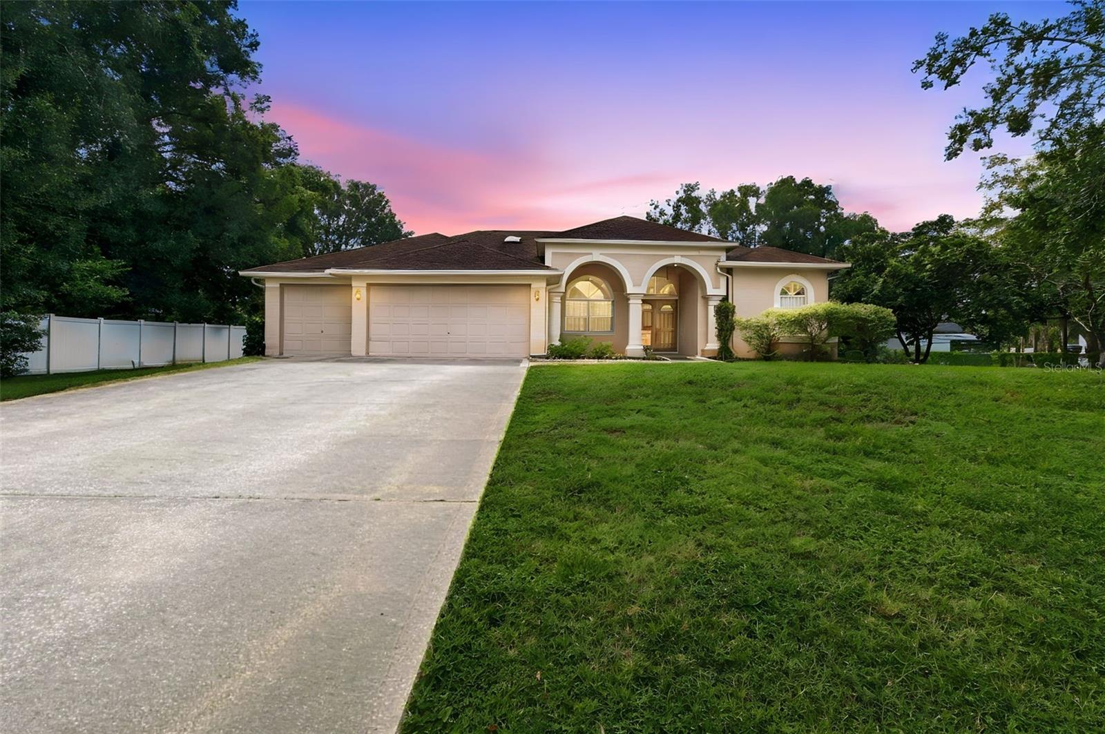 22420 Shoreside Dr, Land O Lakes, FL 34639