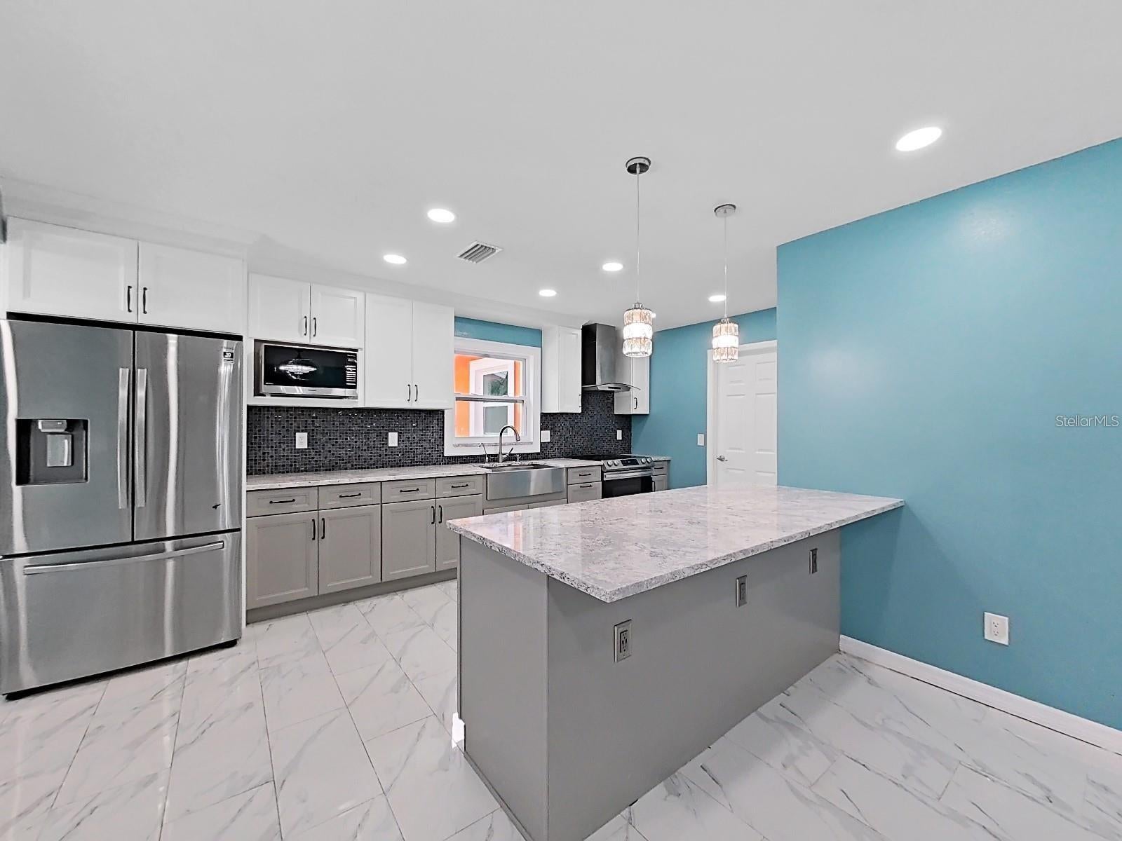 1613 33 St, Ruskin, FL 33570 photo