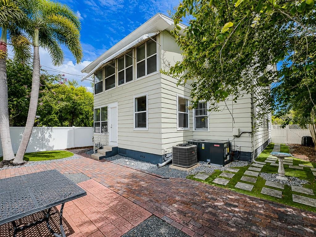 400 20 St, Saint Petersburg, FL 33713 photo