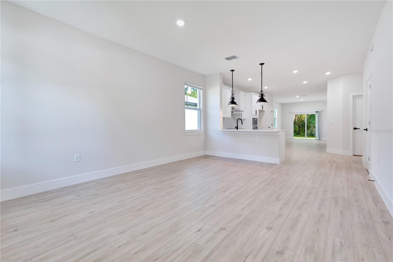 427 E 13 St, Apopka, FL 32703 photo